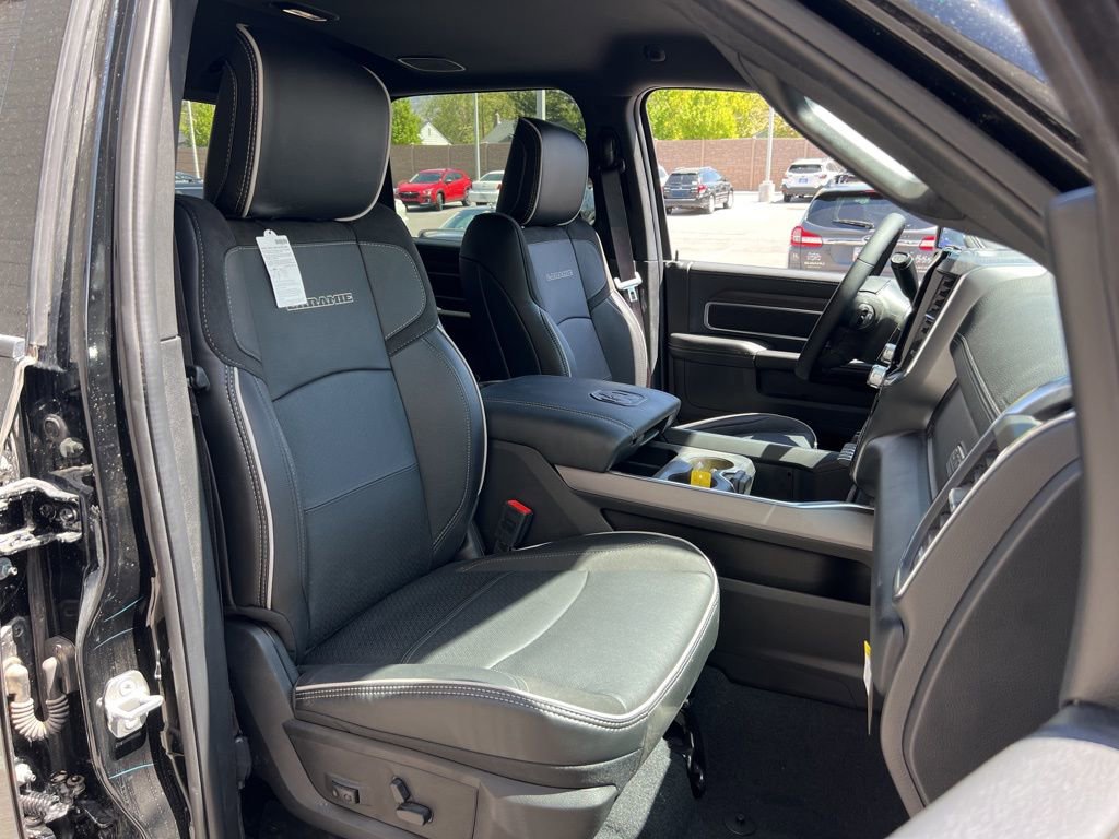 New 2025 RAM 2500 Laramie w/ Sport Appearance Package AWD/4WD image 24