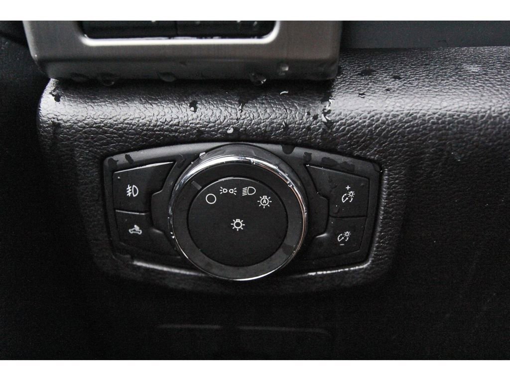 Used 2017 Ford F150 Platinum w/ Equipment Group 701A Luxury AWD/4WD image 19