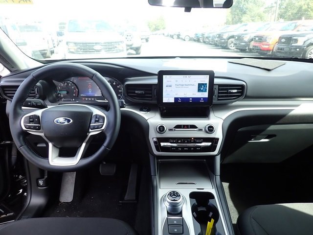 Used 2023 Ford Explorer XLT image 19