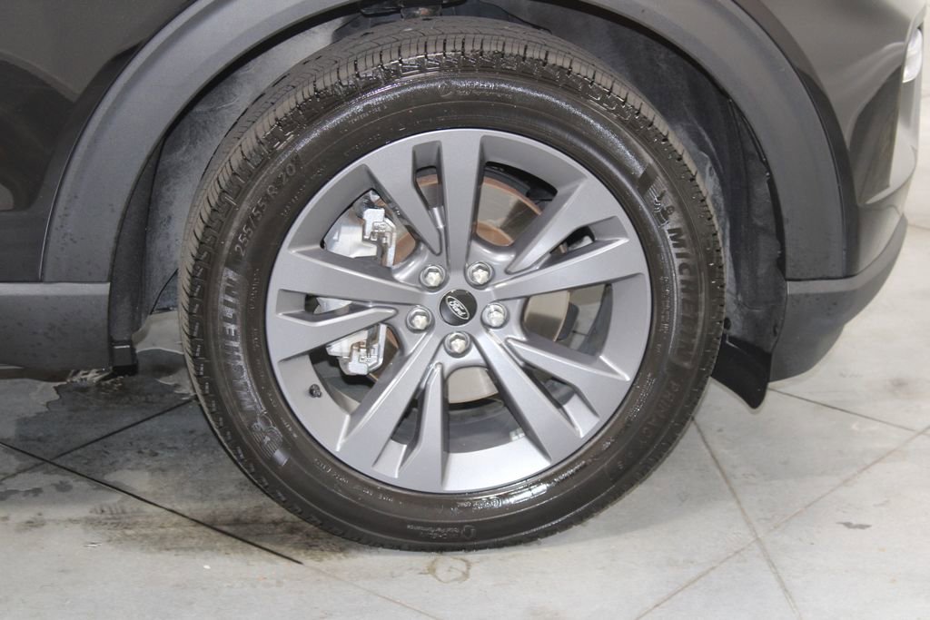 Used 2023 Ford Explorer XLT w/ Equipment Group 202A image 11