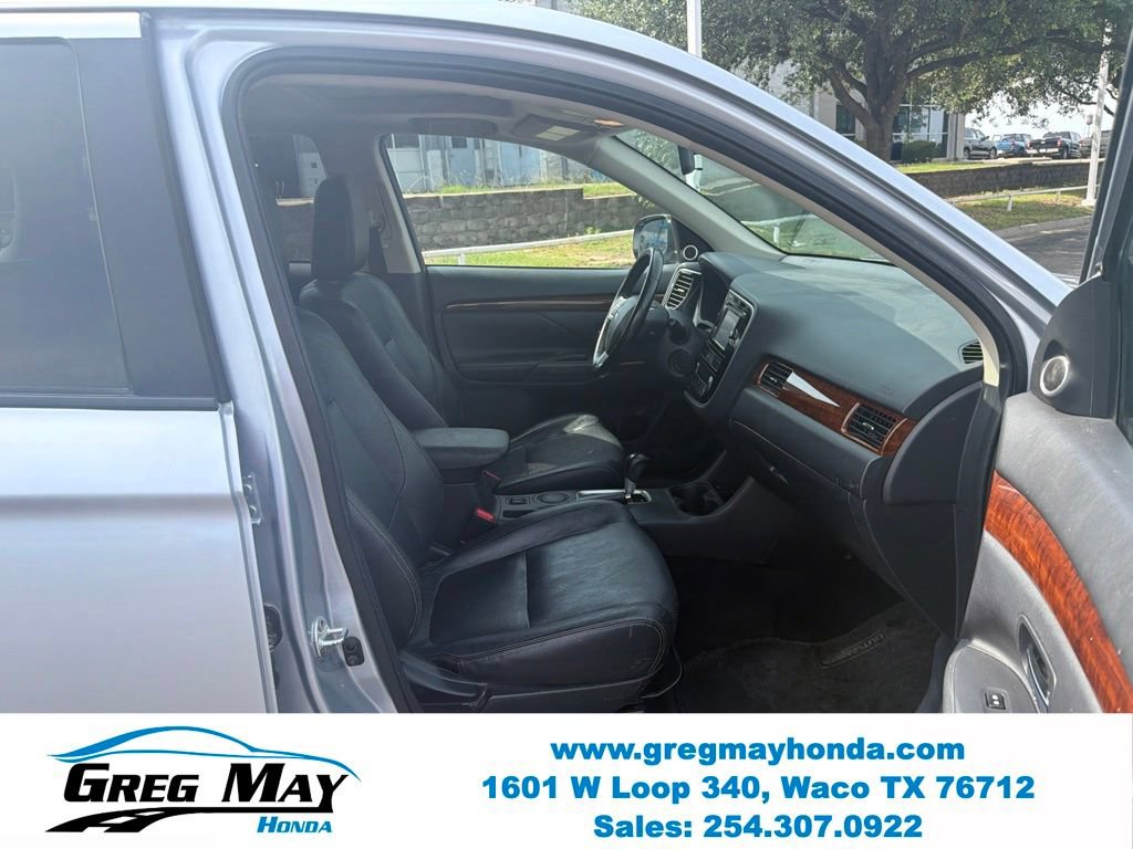 Used 2014 Mitsubishi Outlander SE FWD image 30
