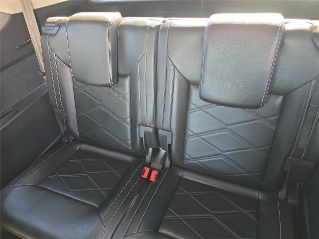 Used 2024 Volkswagen Atlas SE FWD image 11