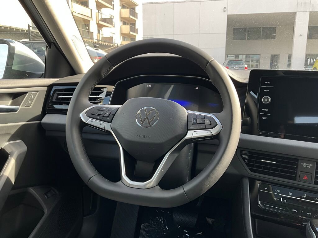 New 2025 Volkswagen Jetta SE image 18