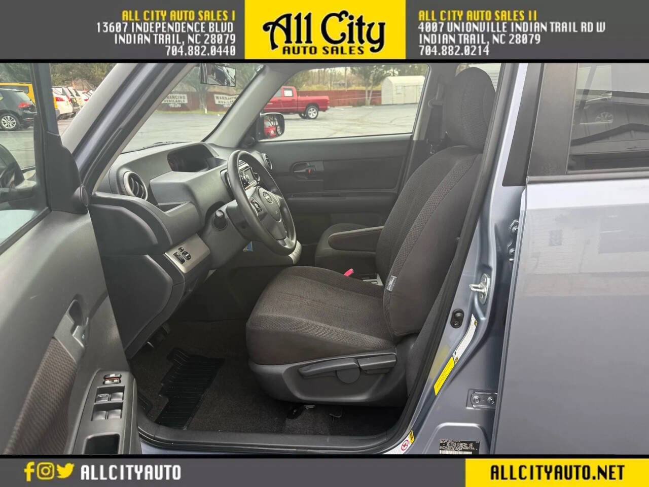 Used 2010 Scion xB image 9