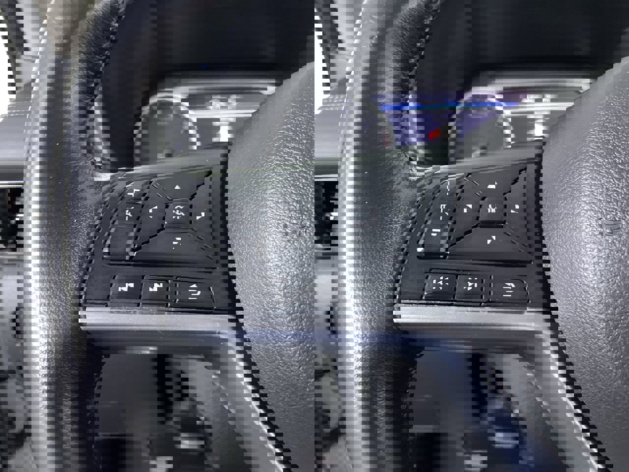 Used 2020 Nissan Sentra SV image 24