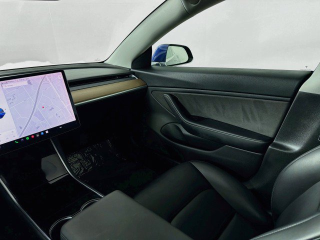 Used 2018 Tesla Model 3 Long Range RWD image 21