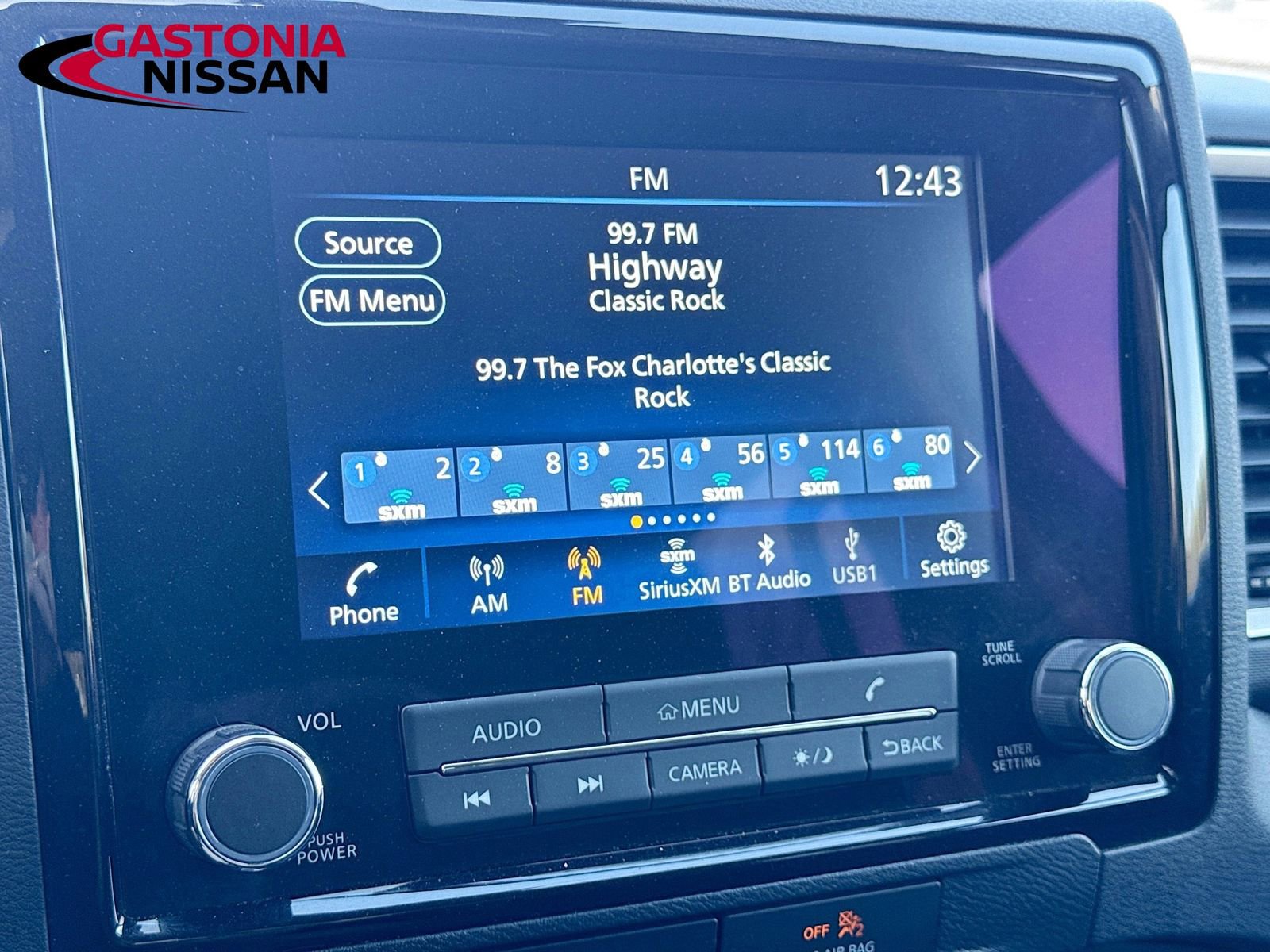 Used 2022 Nissan Frontier SV w/ Technology Package image 18