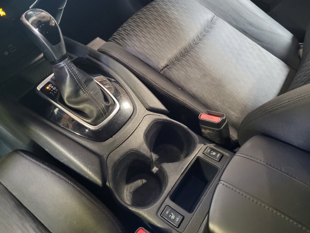 Used 2020 Nissan Rogue SV FWD image 26