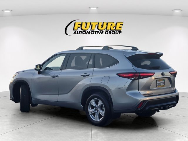 Certified 2022 Toyota Highlander LE AWD/4WD image 7