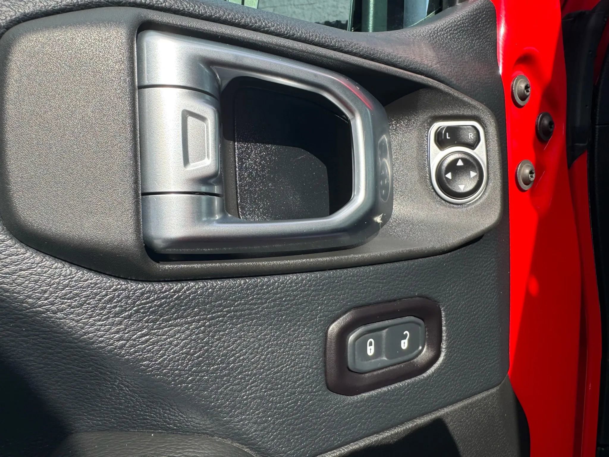 Used 2018 Jeep Wrangler Unlimited Rubicon image 25