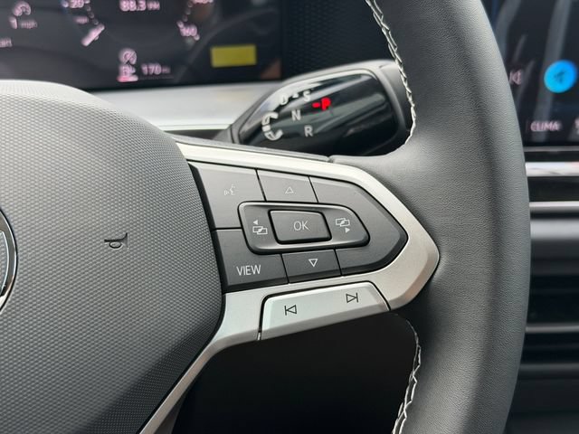 New 2026 Volkswagen Tiguan SE FWD image 19