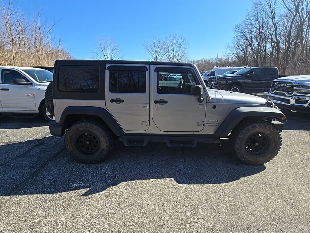 Used 2016 Jeep Wrangler Unlimited Sport image 9