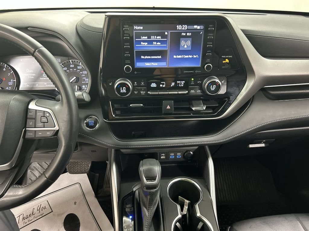 Used 2022 Toyota Highlander XLE AWD/4WD image 18