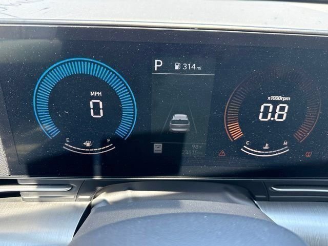 Used 2025 Hyundai Kona SEL FWD image 11
