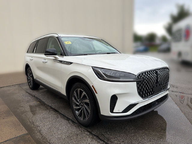 New 2027 Lincoln Aviator AWD image 3