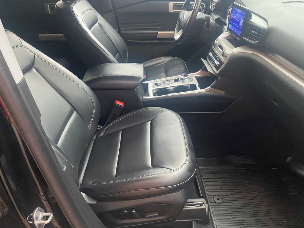 Used 2023 Ford Explorer XLT w/ Equipment Group 202A image 22