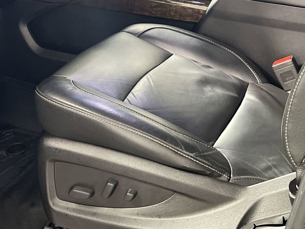 Used 2019 Chevrolet Suburban LT image 14