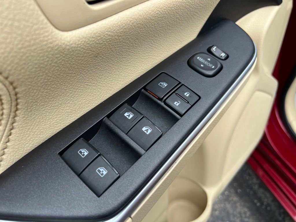Used 2015 Toyota Camry XLE w/ Advanced Technology Package FWD image 39