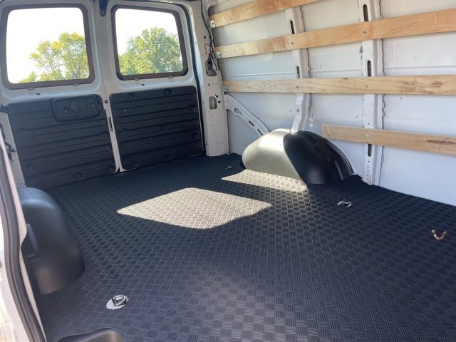 Used 2024 Chevrolet Express 2500 w/ Driver Convenience Package image 17