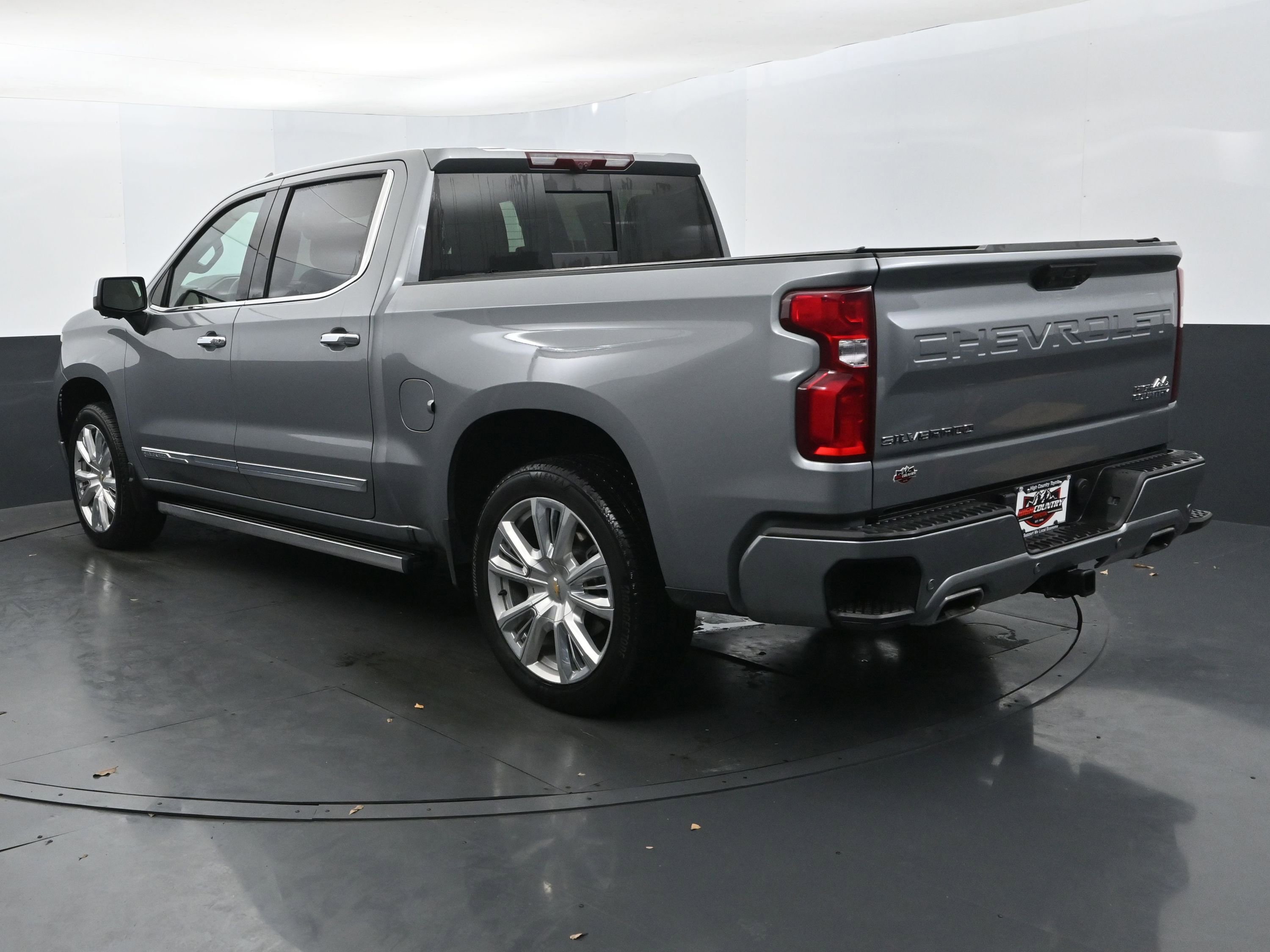 Used 2024 Chevrolet Silverado 1500 High Country AWD/4WD image 4