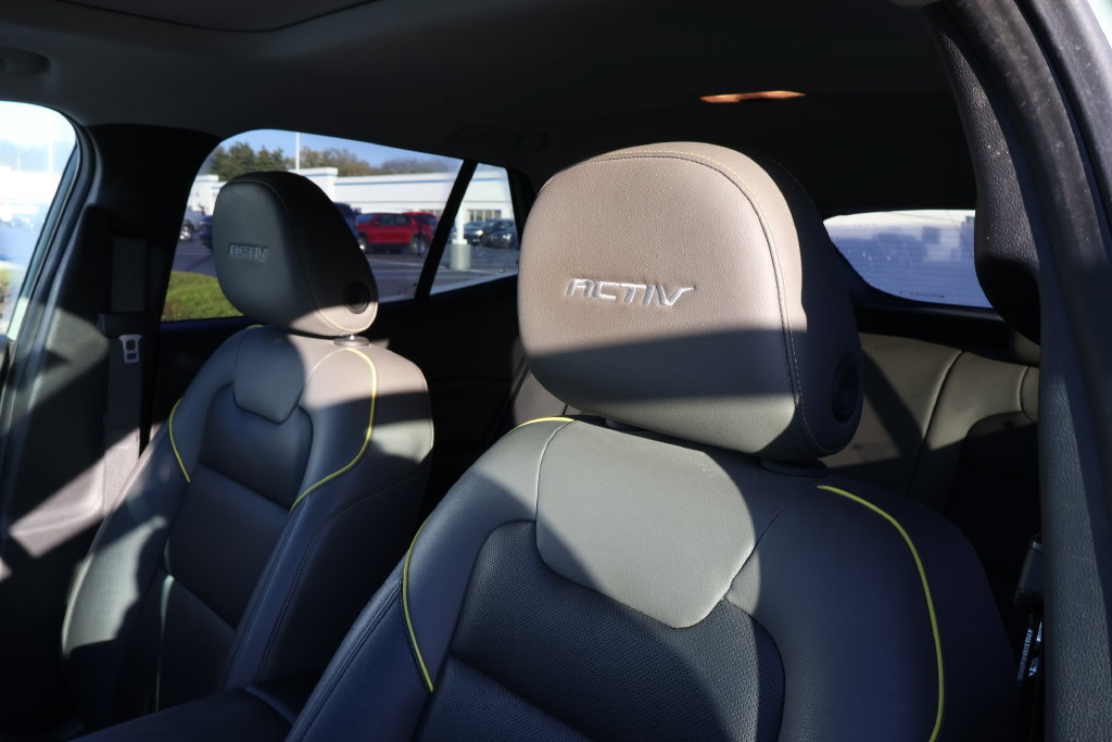 Used 2024 Chevrolet Trax ACTIV w/ Sunroof Package FWD image 10