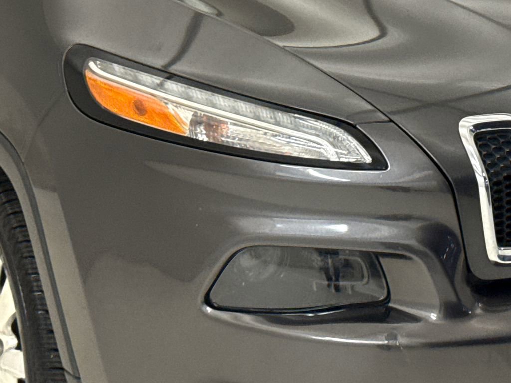 Used 2016 Jeep Cherokee Limited image 5