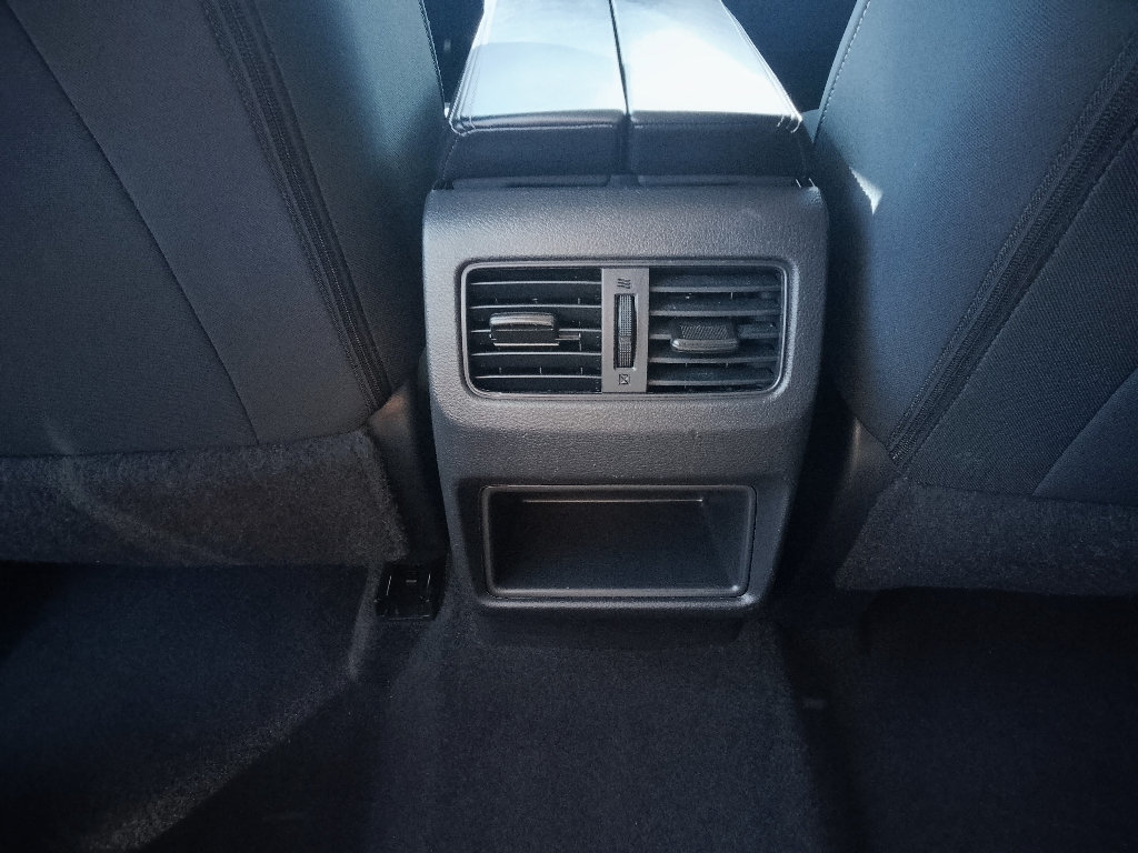 Used 2024 Nissan Rogue S AWD/4WD image 11