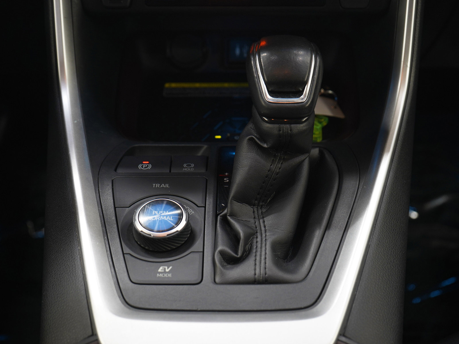 Used 2019 Toyota RAV4 Limited image 18