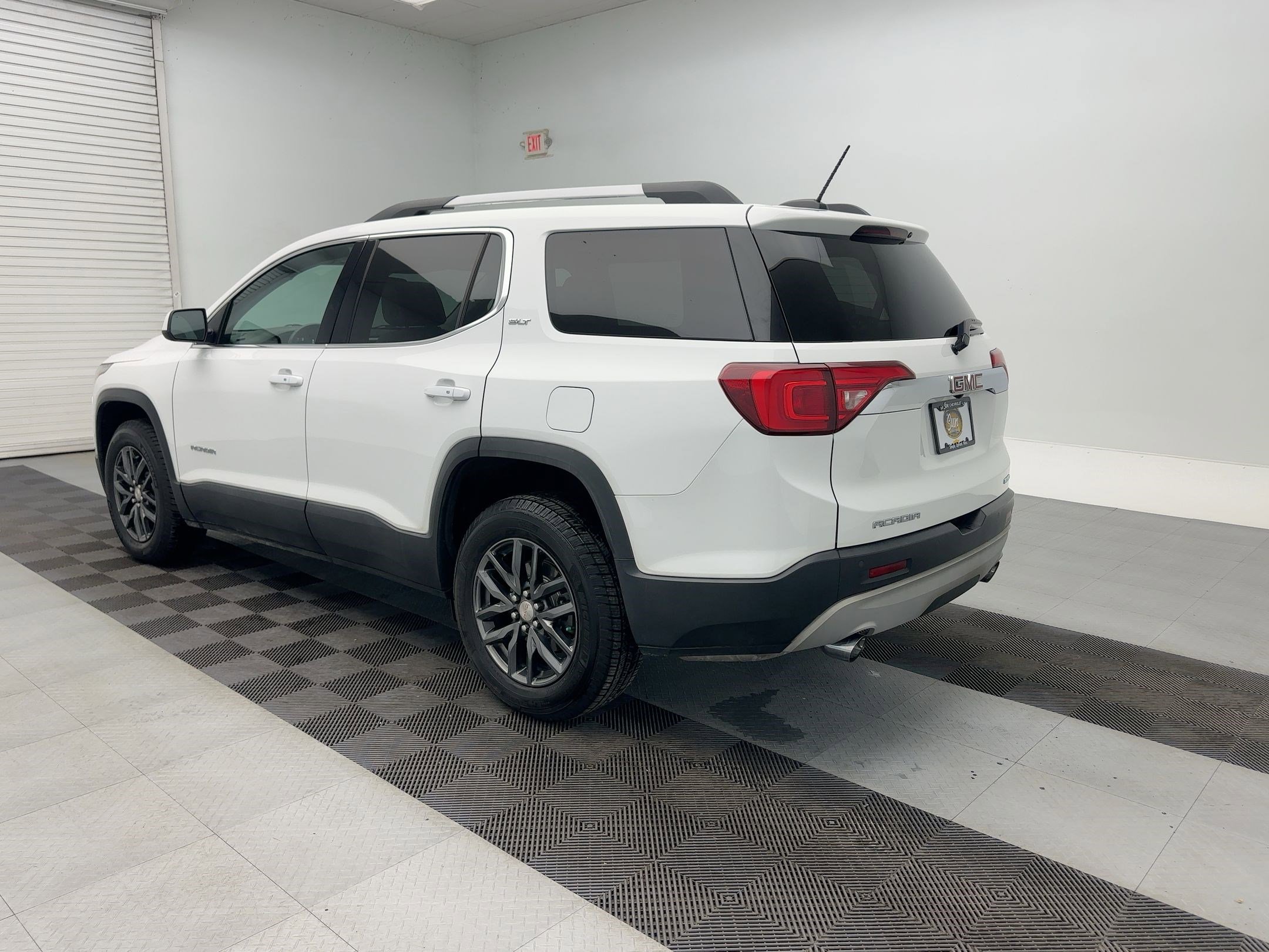 Used 2019 GMC Acadia SLT image 3