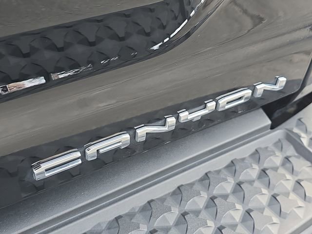 Used 2023 GMC Canyon Denali image 32