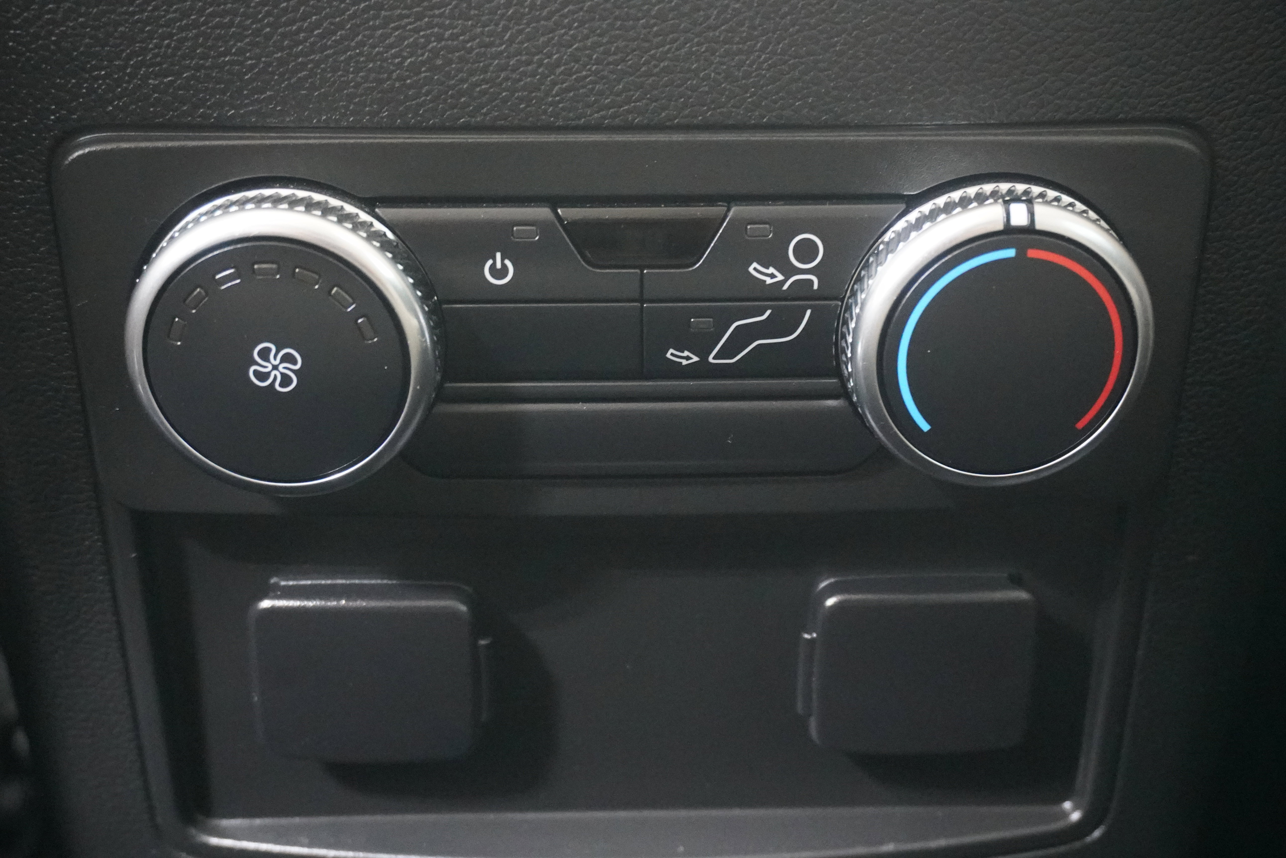 Used 2021 Ford Explorer 2WD image 14