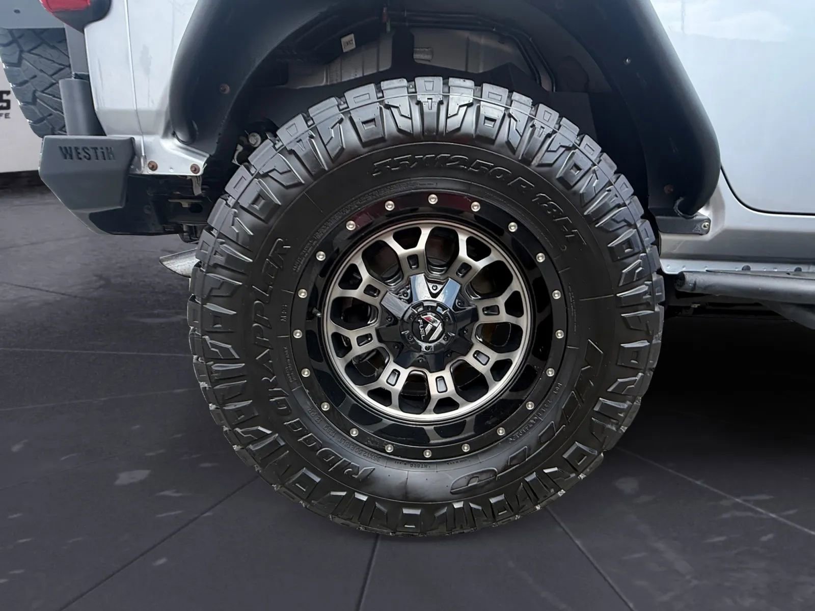 Used 2019 Jeep Wrangler Unlimited Sahara AWD/4WD image 34