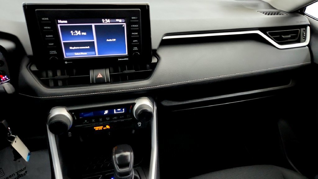 Certified 2021 Toyota RAV4 LE AWD/4WD image 29