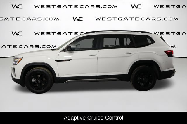 Used 2025 Volkswagen Atlas Peak Edition SE AWD/4WD image 13