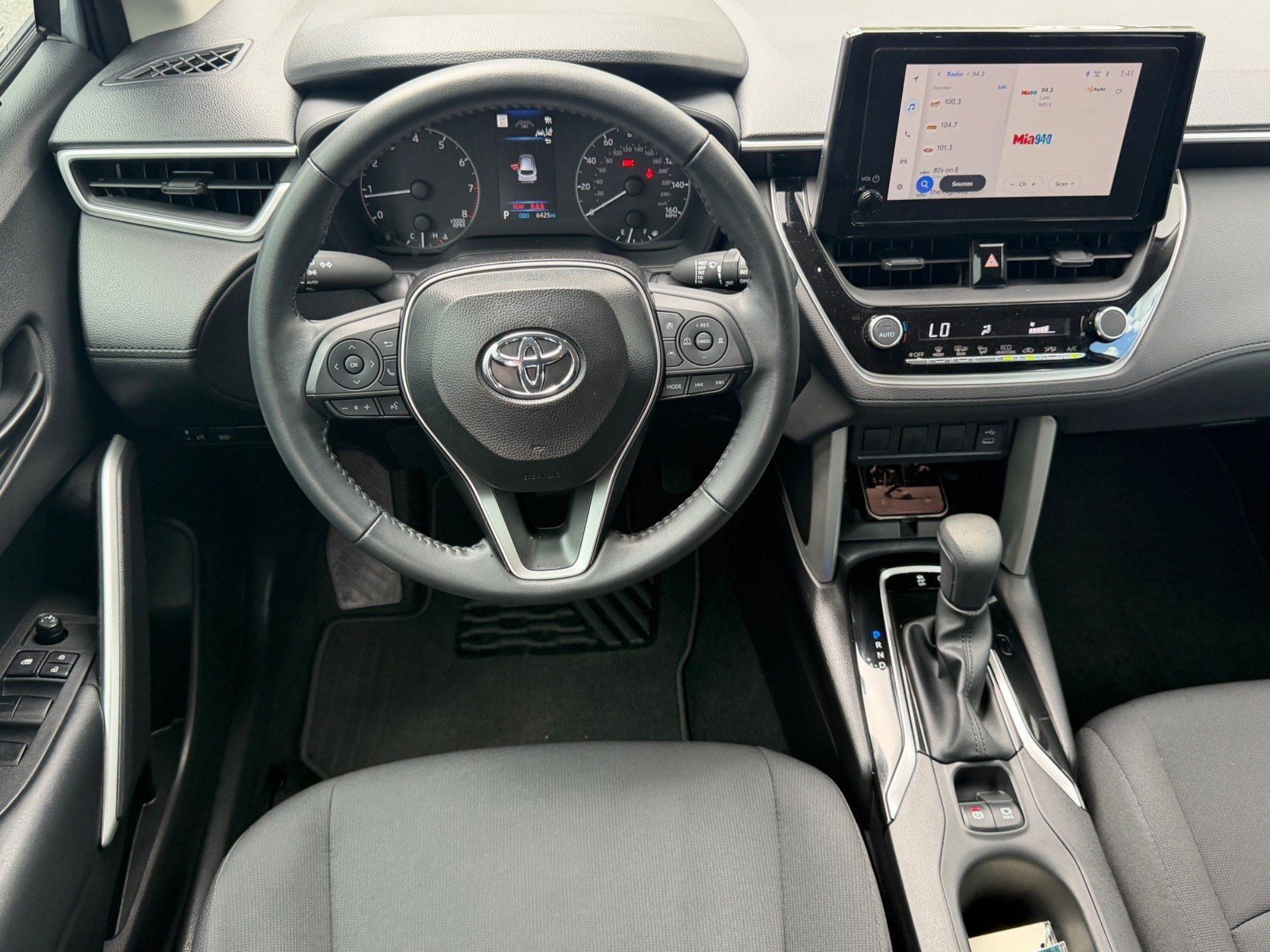Used 2025 Toyota Corolla Cross LE FWD image 16