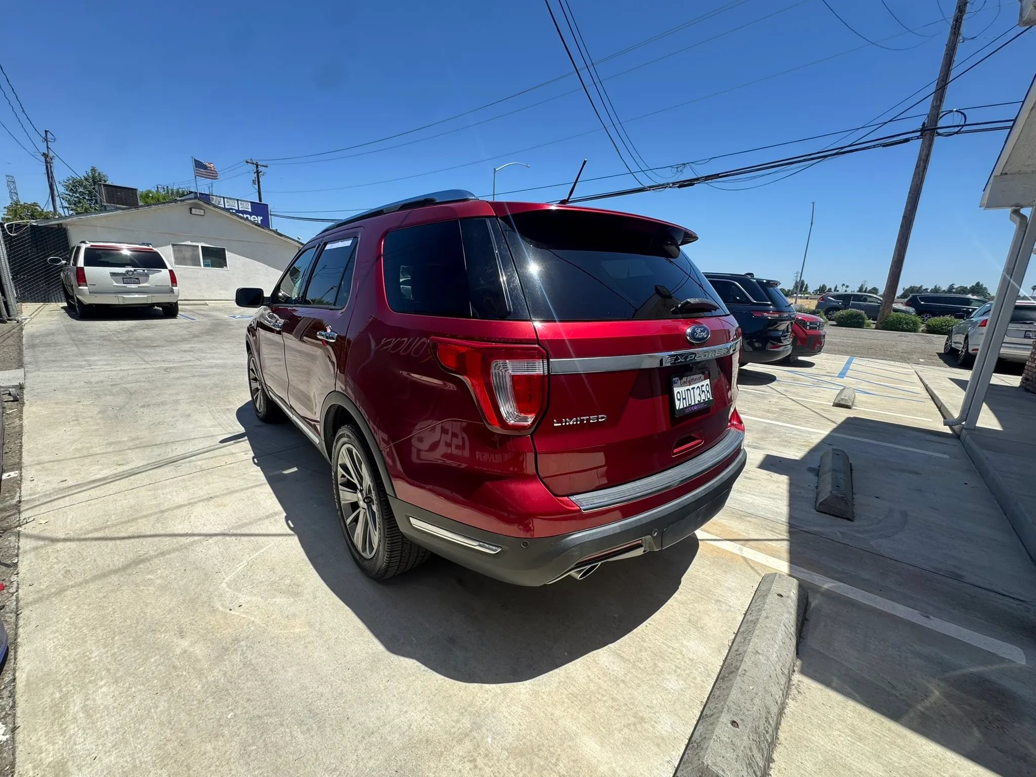 Used 2019 Ford Explorer Limited w/ Class III Trailer Tow Package FWD image 5