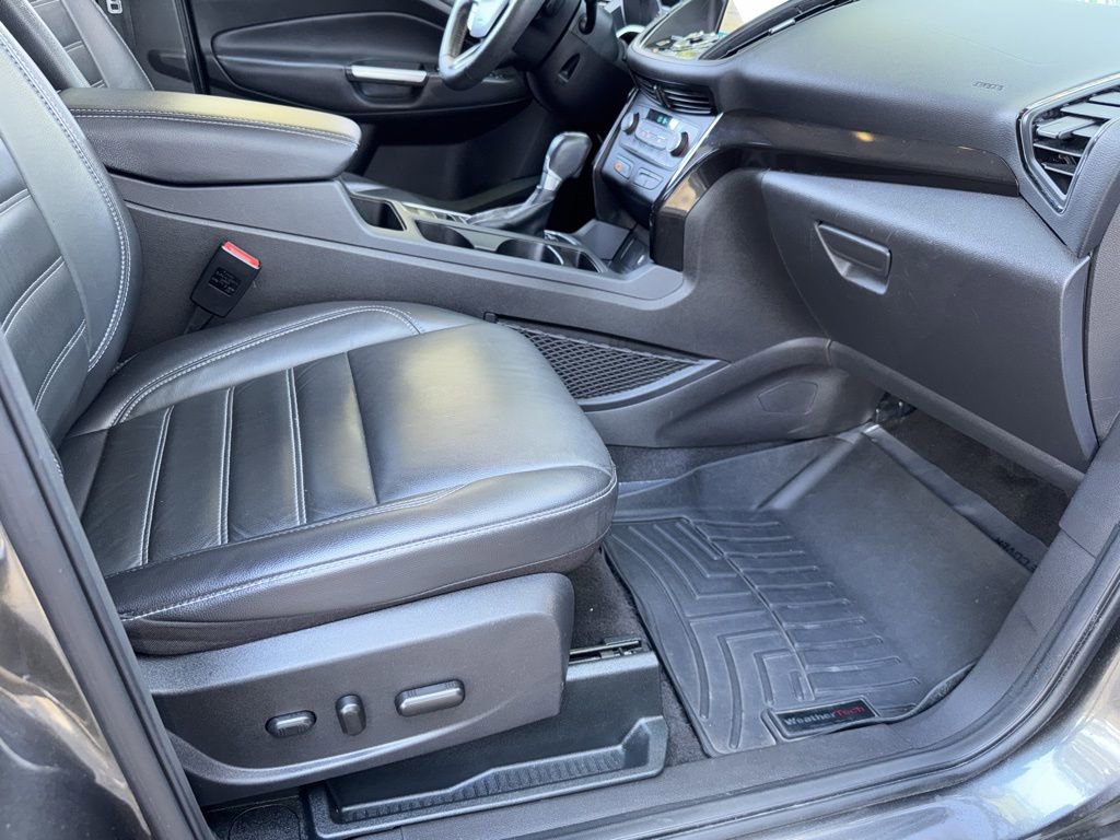 Used 2017 Ford Escape Titanium image 17