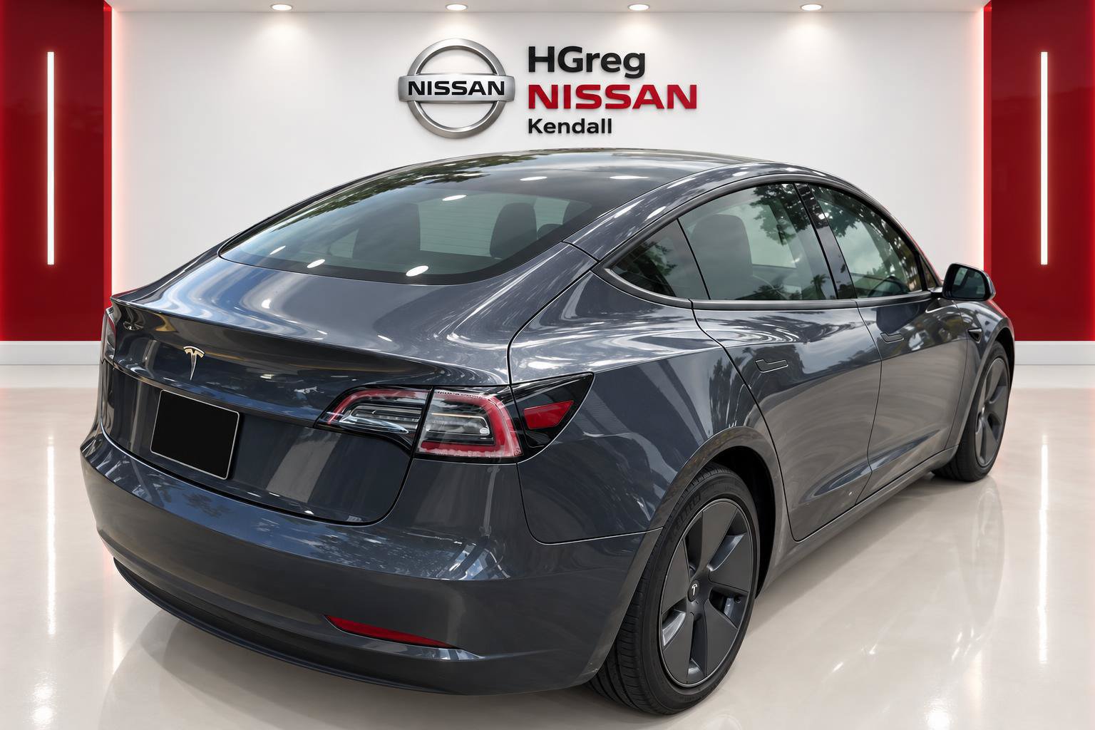 Used 2023 Tesla Model 3 Standard Range RWD image 4