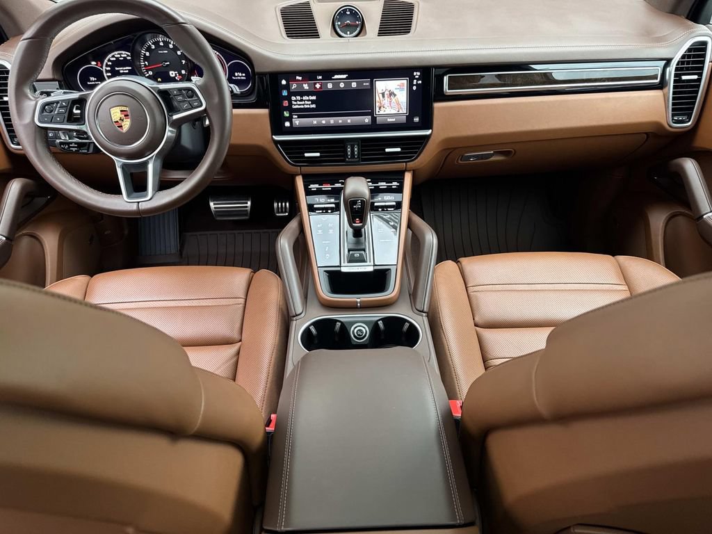 Used 2023 Porsche Cayenne S Platinum AWD/4WD image 17