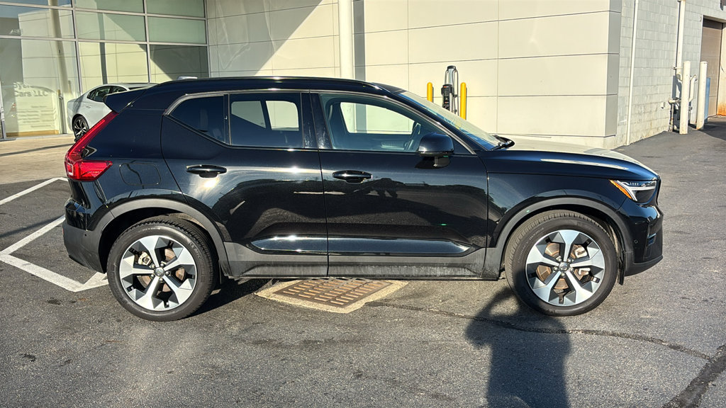 Certified 2026 Volvo XC40 B5 Plus AWD/4WD image 27