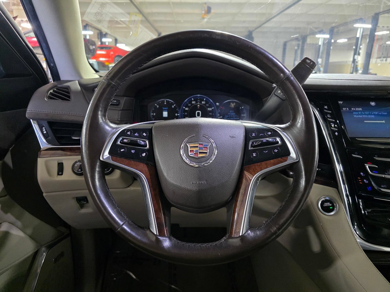 Used 2015 Cadillac Escalade Premium AWD/4WD image 30