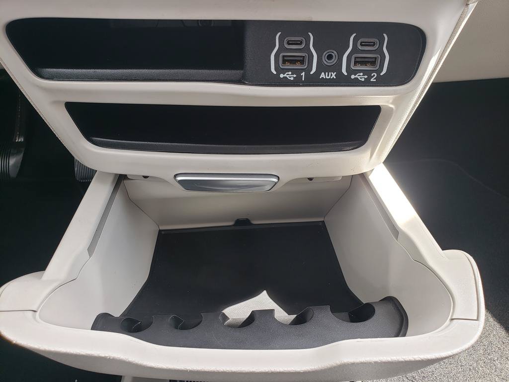 Certified 2023 Chrysler Voyager LX FWD image 18