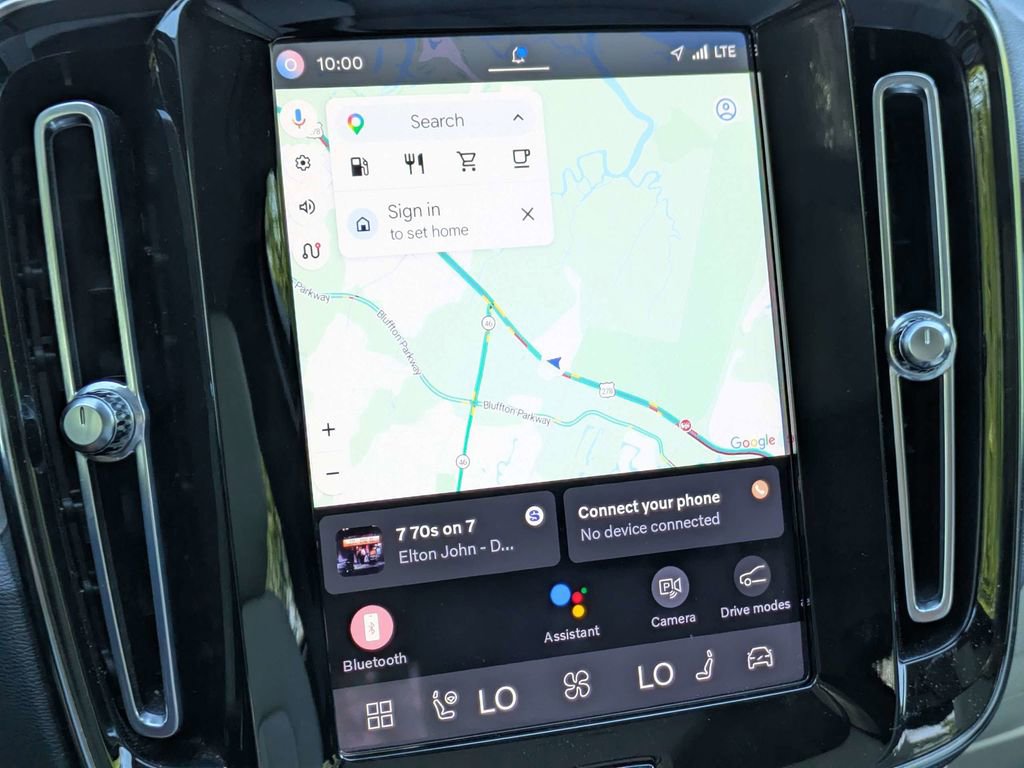 Certified 2023 Volvo XC40 B5 Plus w/ Driver Assist Package image 23