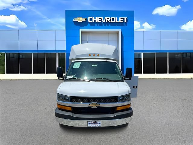 New 2026 Chevrolet Express 3500 w/ Power Convenience Package RWD image 9