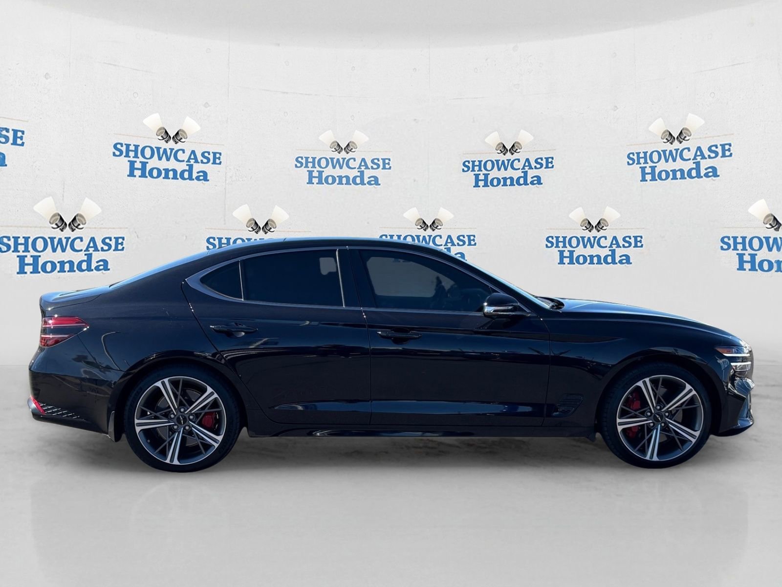 Used 2024 Genesis G70 3.3T Advanced w/ Sport Prestige Package image 9