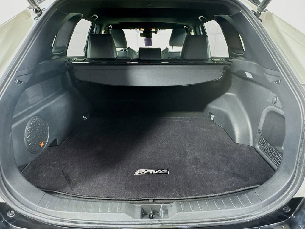 Used 2019 Toyota RAV4 XSE image 31