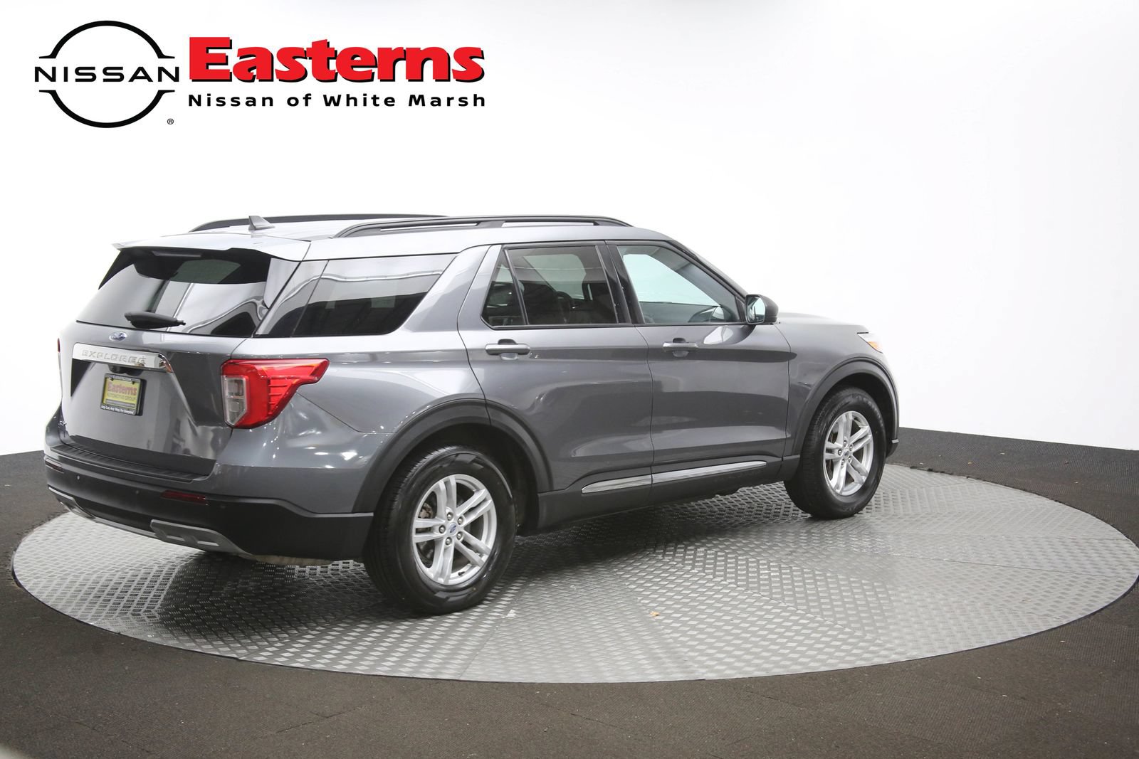 Used 2023 Ford Explorer XLT w/ Equipment Group 202A RWD image 41