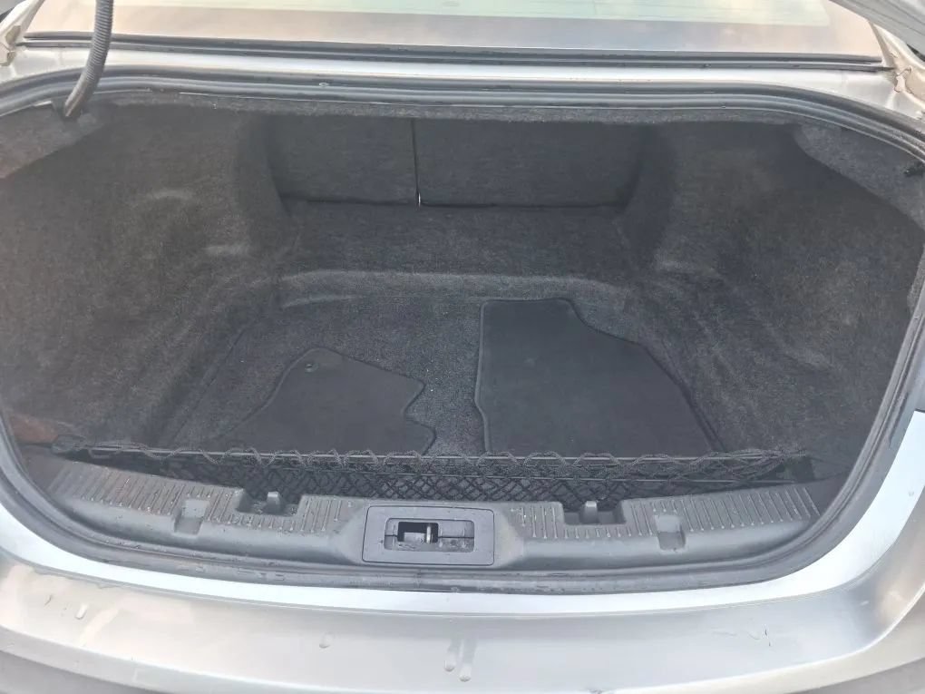 Used 2013 Ford Taurus Limited FWD image 18