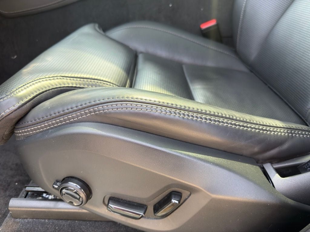 Used 2024 Volvo XC90 T8 Ultimate w/ Lounge Package AWD/4WD image 9