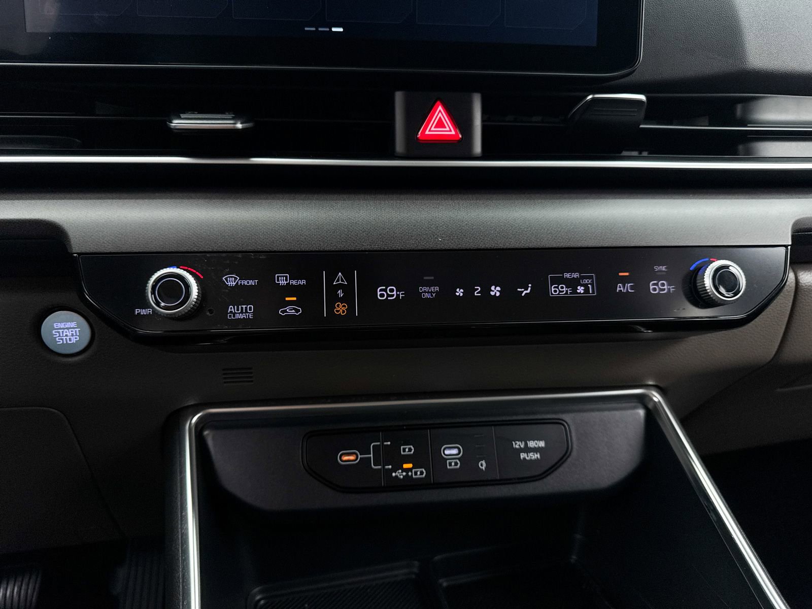 Certified 2025 Kia Carnival EX image 27